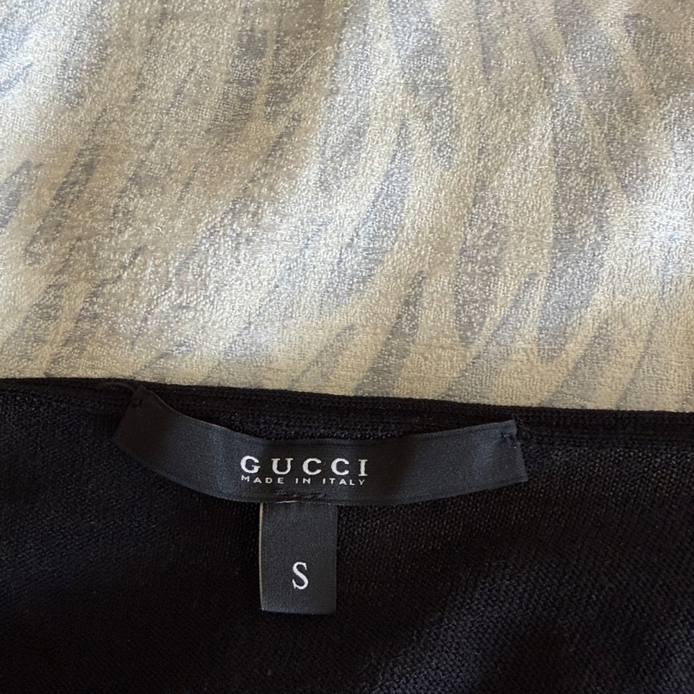Gucci Elegant Black Lace Shoulder Women's Top size small - Picture 5 of 5